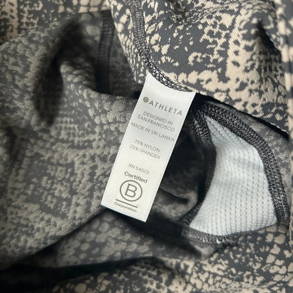 Athleta women’s Ultimate 7/8 Tight leggings L - Picture 5 of 9